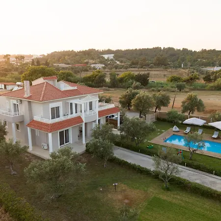 Photerra, A Luxury Familly With Pool