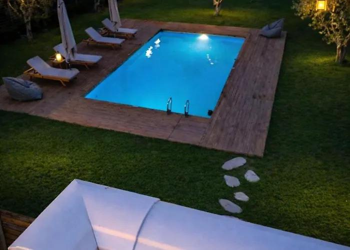 Photerra, A Luxury Familly With Pool