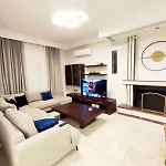 Photerra, A Luxury Familly With Pool 别墅